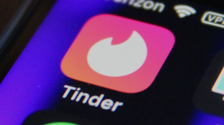 Tinder tests AI photo selection feature to help users build profiles