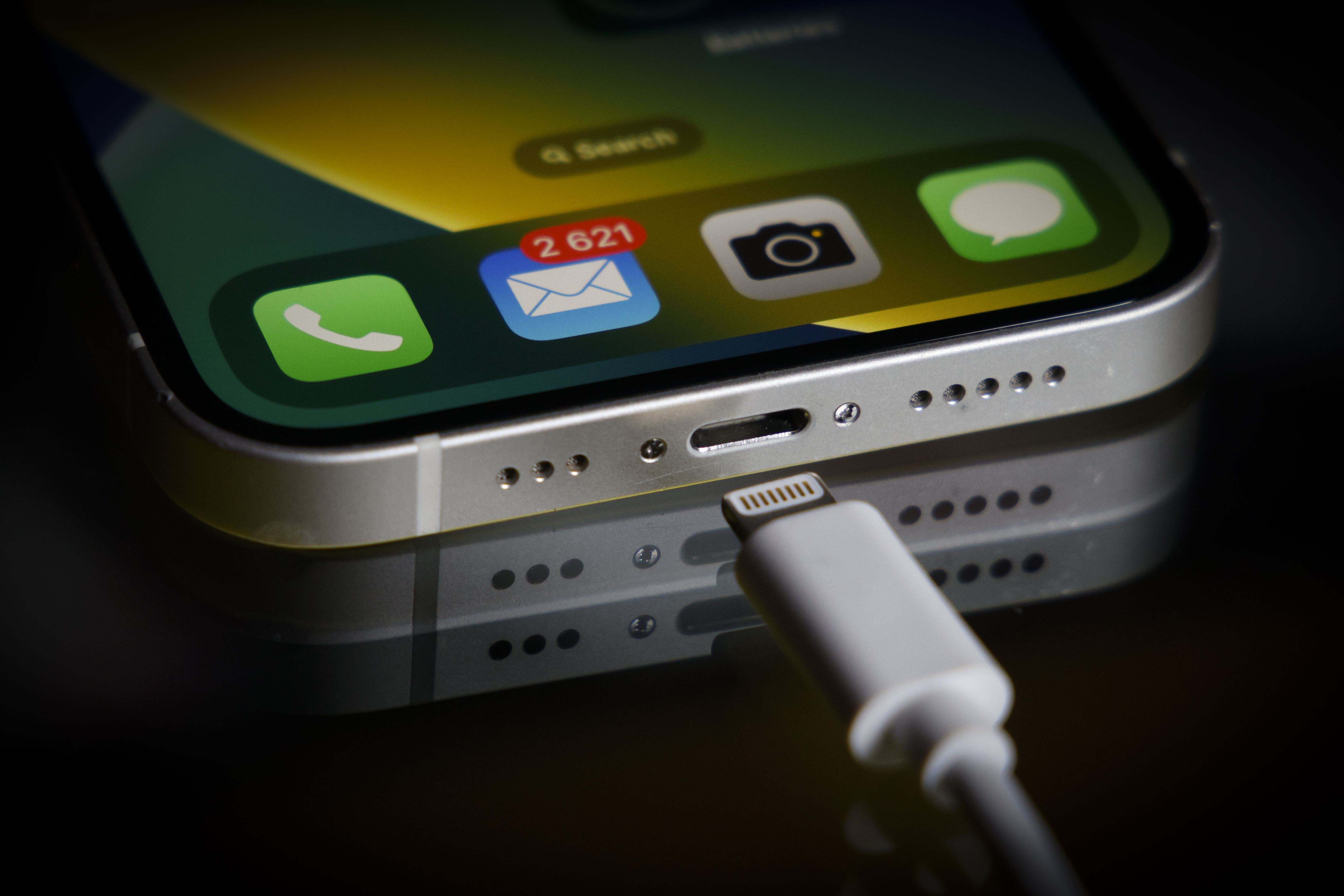 Apple exec says future iPhones will comply with EU's USB-C mandate